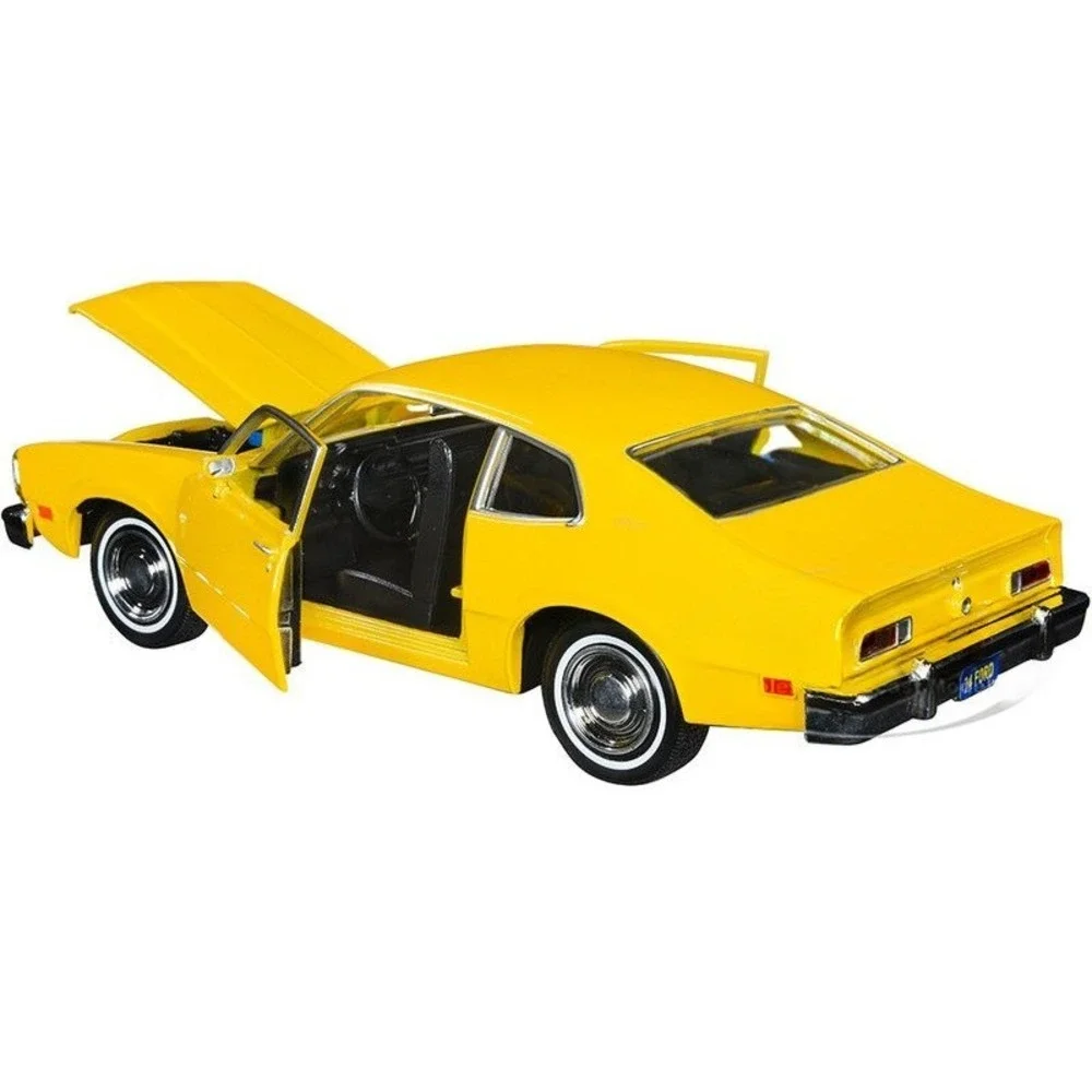 1974 FORD‎ MAVERICK YELLOW 1/24 DIECAST MODEL CAR BY MOTORMAX 73326